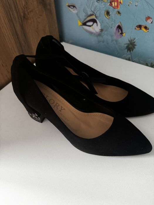 Продам туфли замш