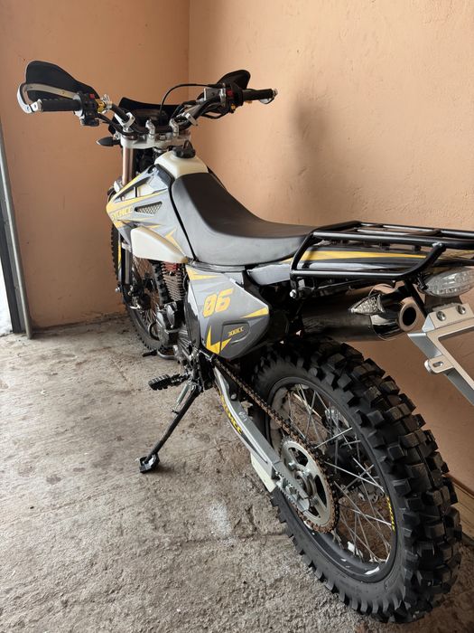 Продам мотоцикл  300 куб эндуро крос