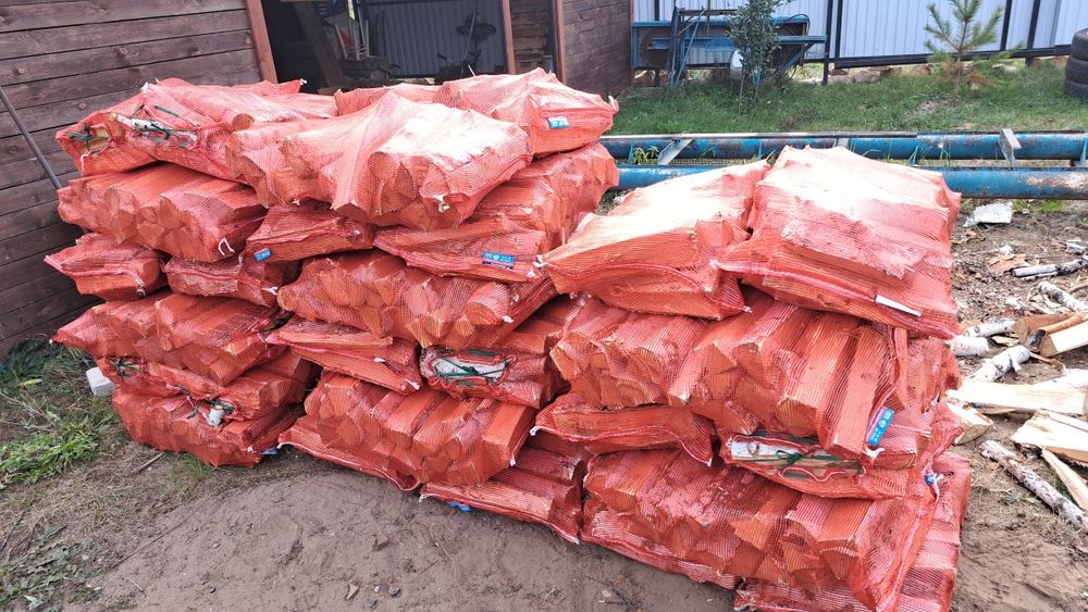 Продам уголь в мешках , дрова