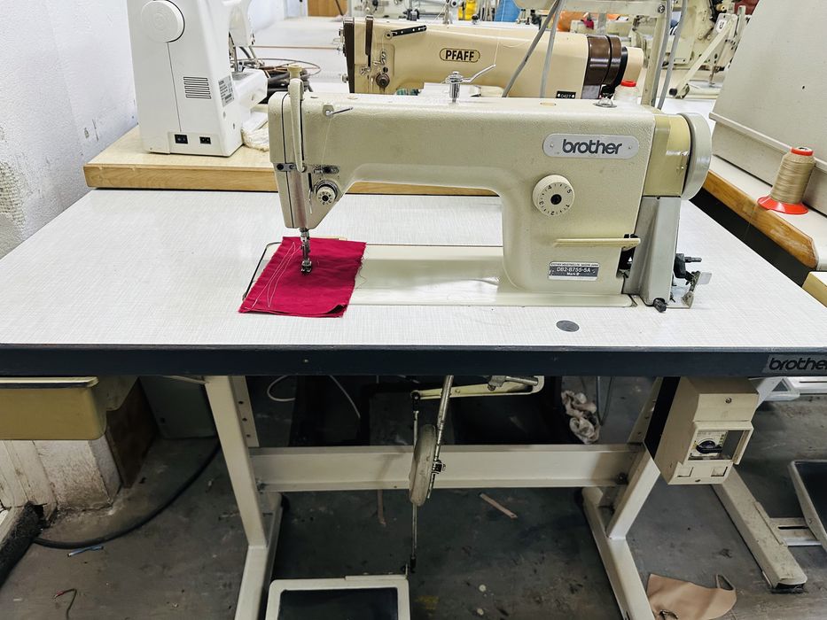 Masina de cusut liniar Brother automata cu taiere ata model japonez