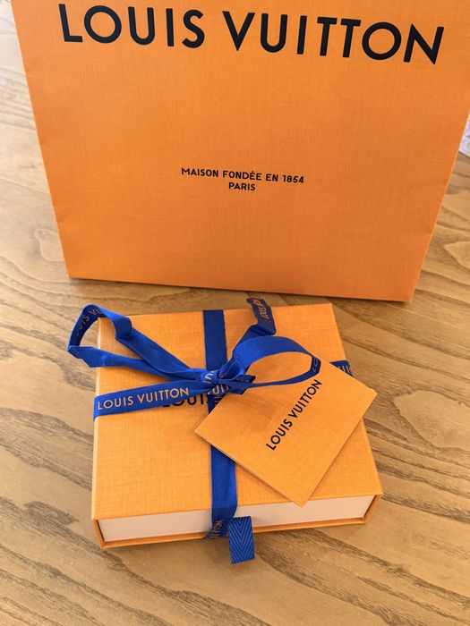 Оригинален нов Louis Vuitton Lisa Wallet