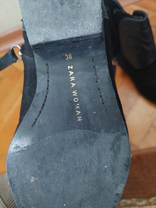 Дамски боти остри на Zara