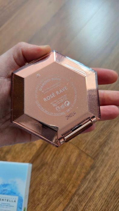 Хайлайтър Fenty Beauty Diamond Bomb