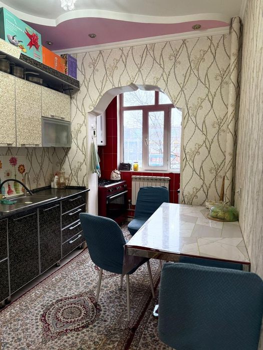 Продаётся 3 ком кв в мкр Восток