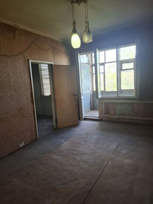 Kadisheva Svoya 2komn 4etaj 47m2 1,5*3m razdelniy