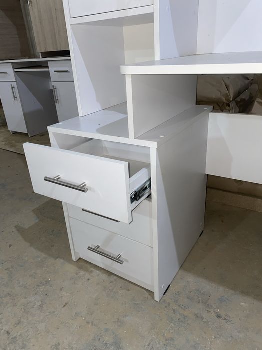 Письменный стол от производителя