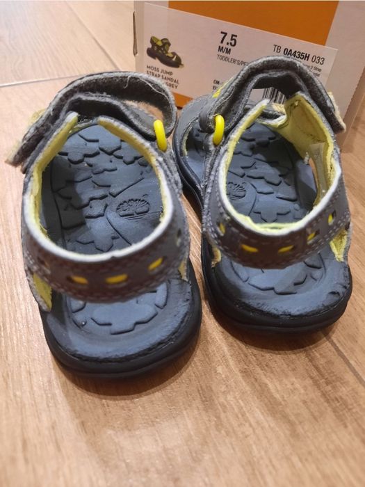ПОДАРЯВАМ Детски сандали Timberland 24ти номер + шапка