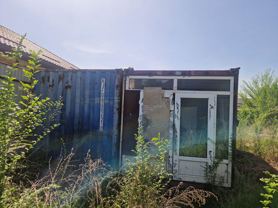 Продам контейнеры 2/1