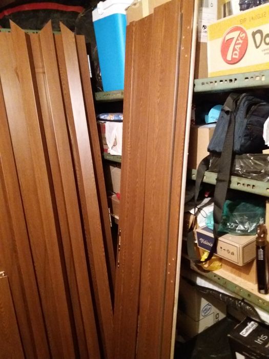 Входна врата с мраморен праг