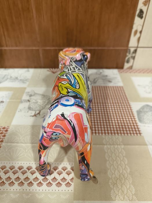 Figurină de câine Bulldog imprimată cu graffiti Statuie din rășină