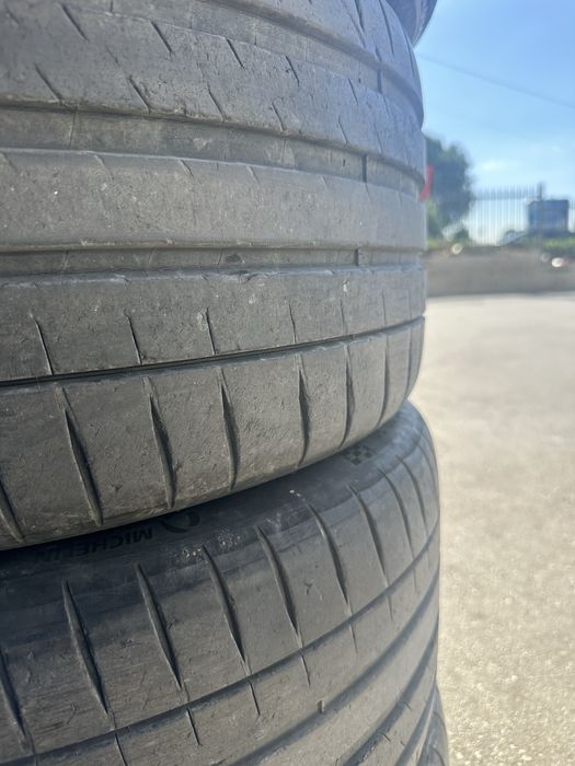Гуми Michelin PS4S 275 35 20 2броя