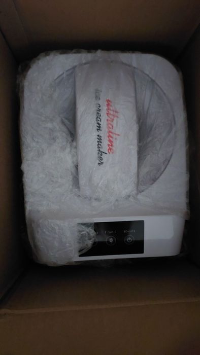 Aparat inghetata cu compresor Daewoo Ultraline 135W