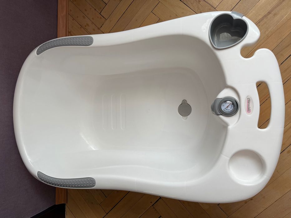 Chipolino вана със стойка Вела