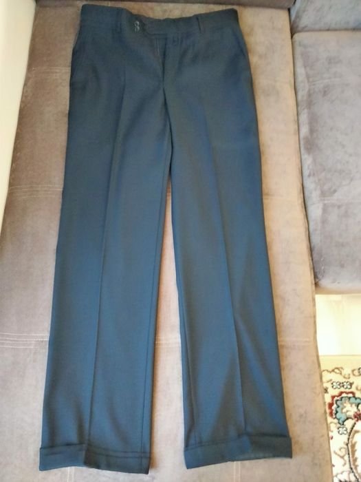 Продам джинсы 3000 тенге.