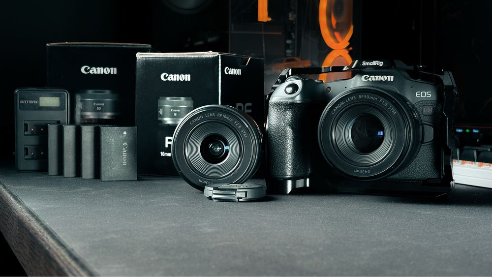 Комплект Фотоапарат Canon R8 + Canon 50mm + Canon 16mm