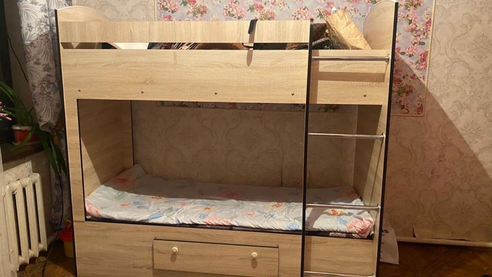 Продам двухъярусную кровать