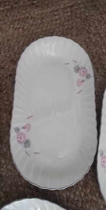 Красиви овални чинии