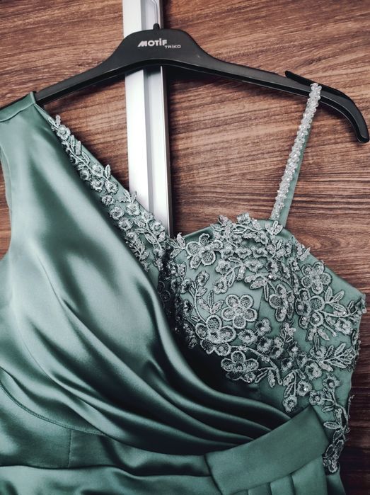 Дамски рокли 3 броя .