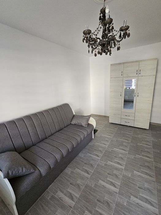 Închiriez garsoniera