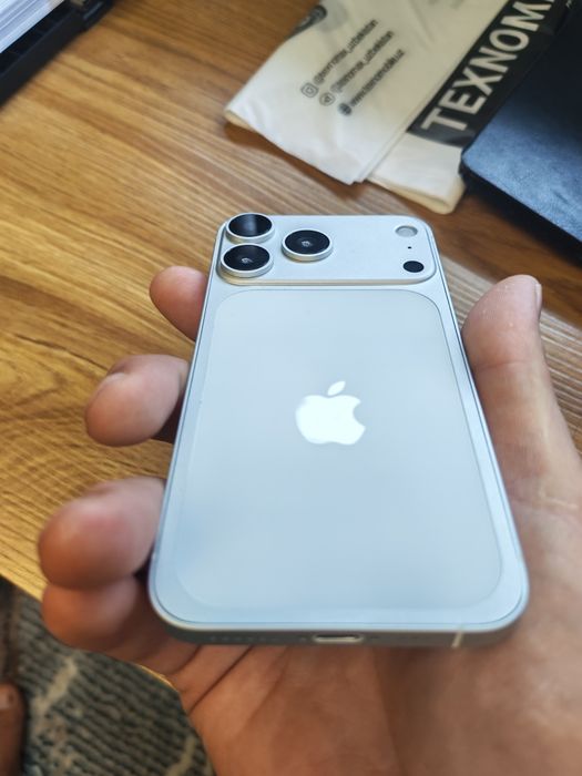 IPhone Xs. 17 pro korpus taqilgani