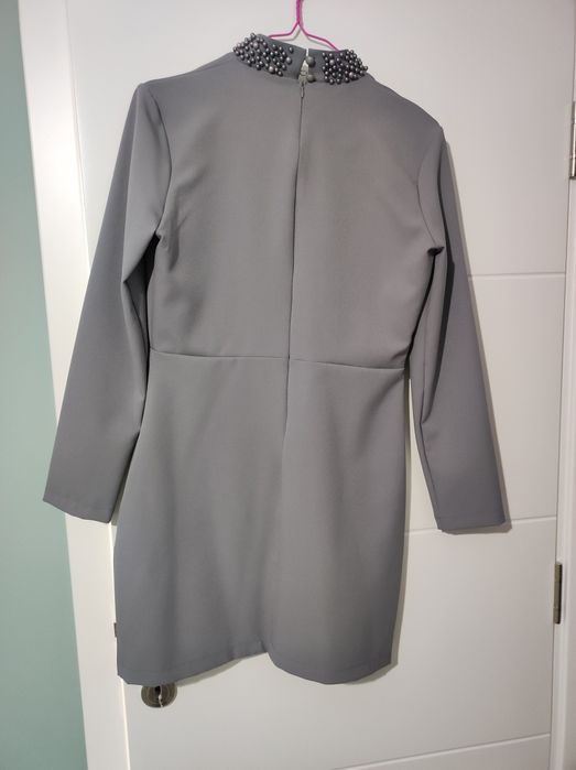 Сива рокля с перли