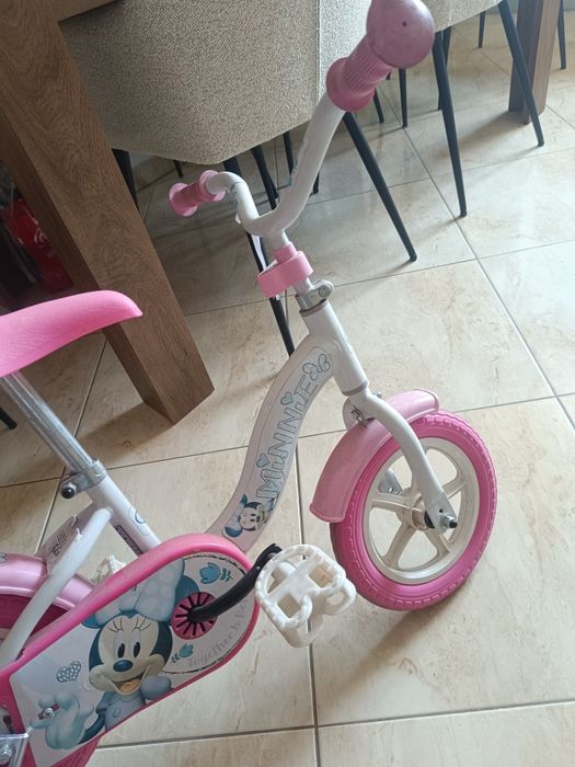 Bicicleta fetițe 3-5 ani mărimea 10 cu roti ajutatoare