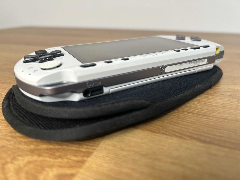 PSP 3000 Mystic Silver modată — editie rara, garantie 12 luni — Japonia