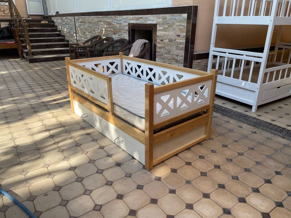 Кровать детский наличе ест