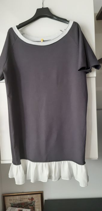 Rochie,noua,Italia,gri petro cu volane albe,superba L