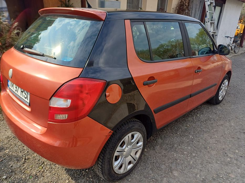 Vând Skoda Fabia