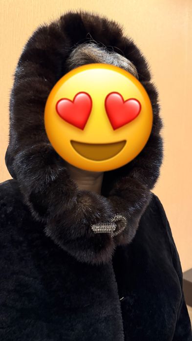 Продам шубу цигейка+норковая отделка с каракулем