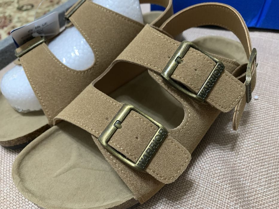 Продаю шлепки трендовые