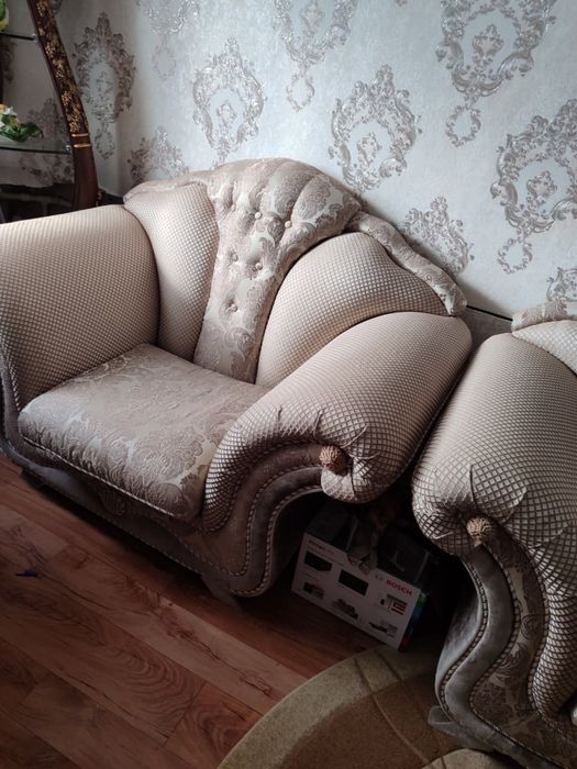 Диван и 2 кресла