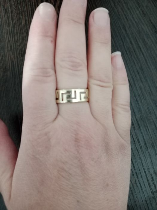 Кольцо золотое Версаче