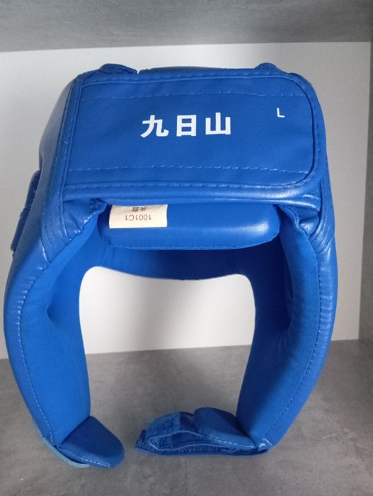 Продаю боксерский шлем