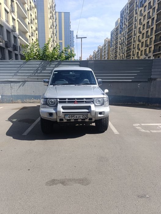 Mitsubishi Pajero 2