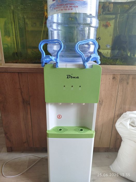 Кулер для холодной и горячей воды