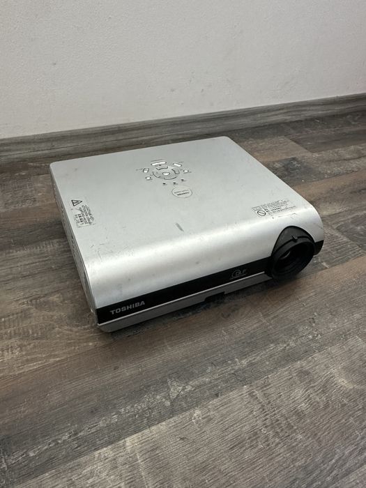 Proiector Toshiba TPD-S25