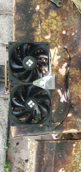 Продам видеокарту Rx5700Xt