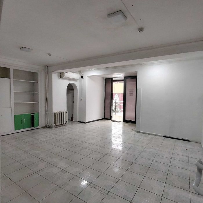 Нежилой коммерческий 210м2 продаётся 4/1/12 (1-линия)