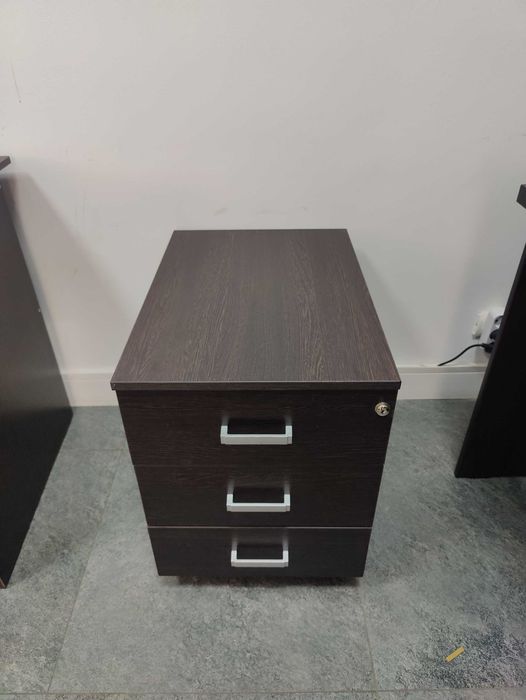 Тумба офисная, передвижная.