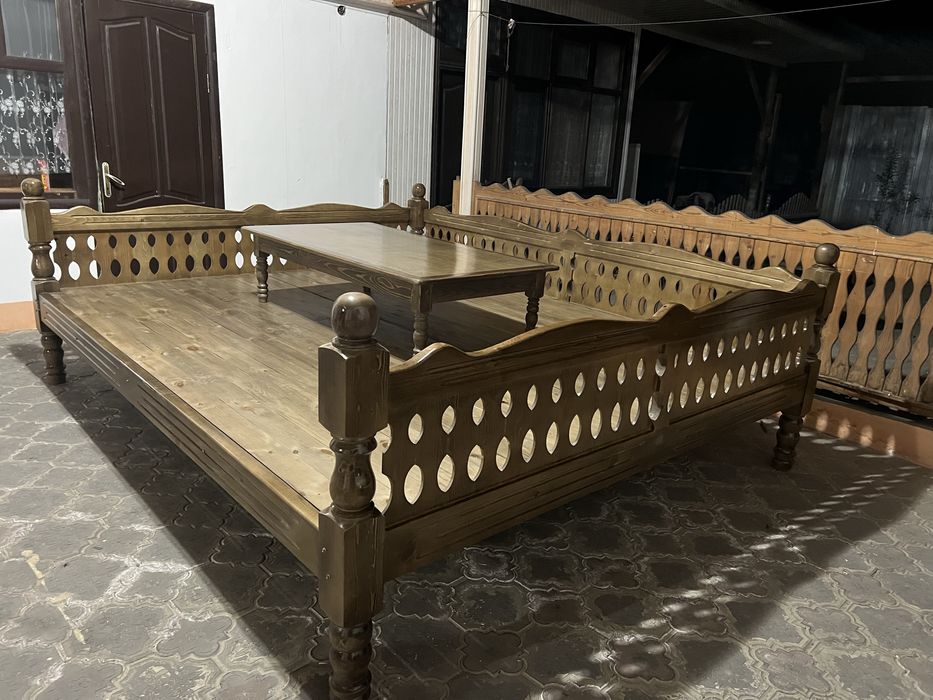 Топчан из дерева