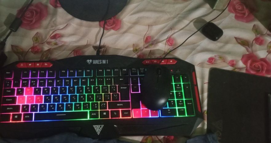 Kompyuter PC Sotiladi stol kompyut