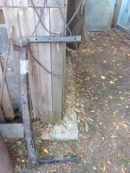 Продам Фаркоп на Ауди.