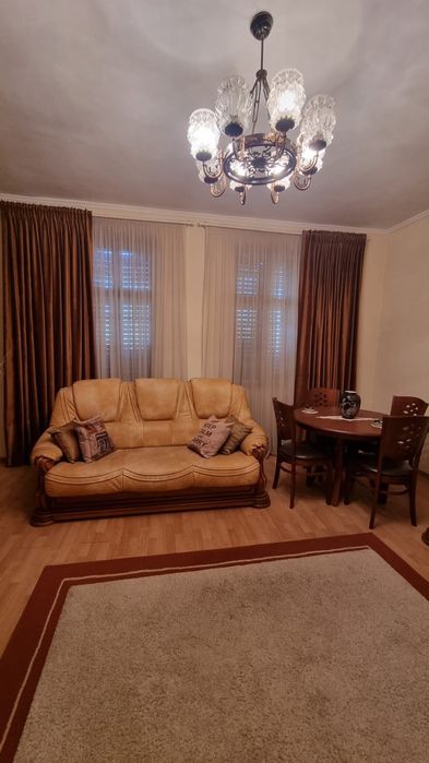 Vand casa 6 camere Stolnici cu teren 1600 mp