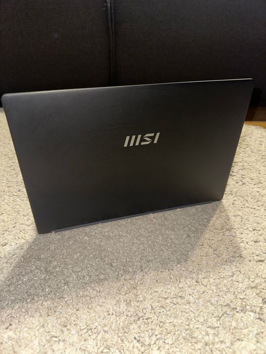 Лаптоп MSI Modern 15 B12MO