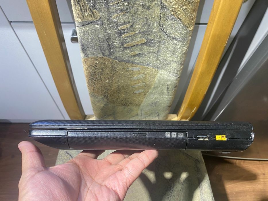 Lenovo intel core i3/SSD/AKБ держит