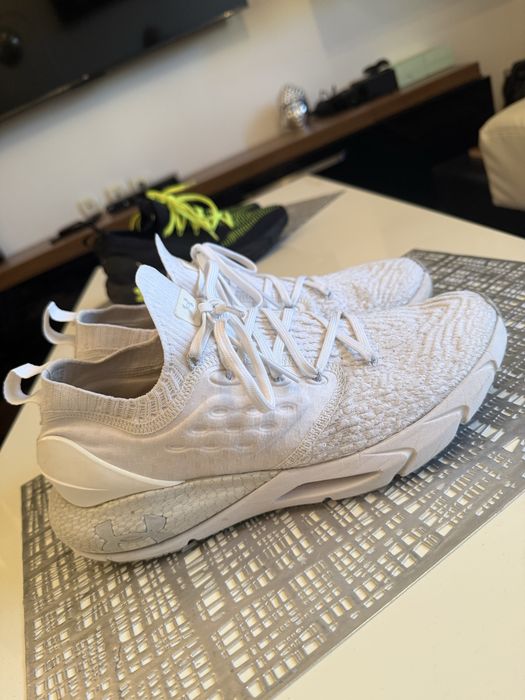 Adidasi Under armour