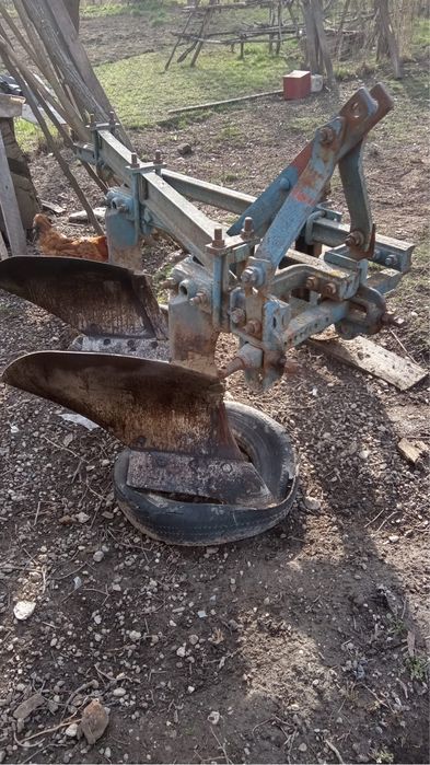 Tractor Universal UTB445