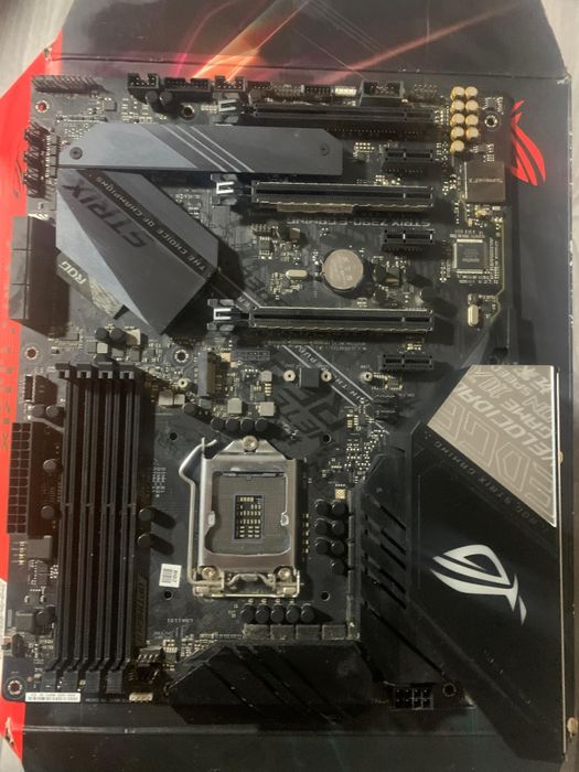 Vand placa de baza Asus Rog DEFECTA